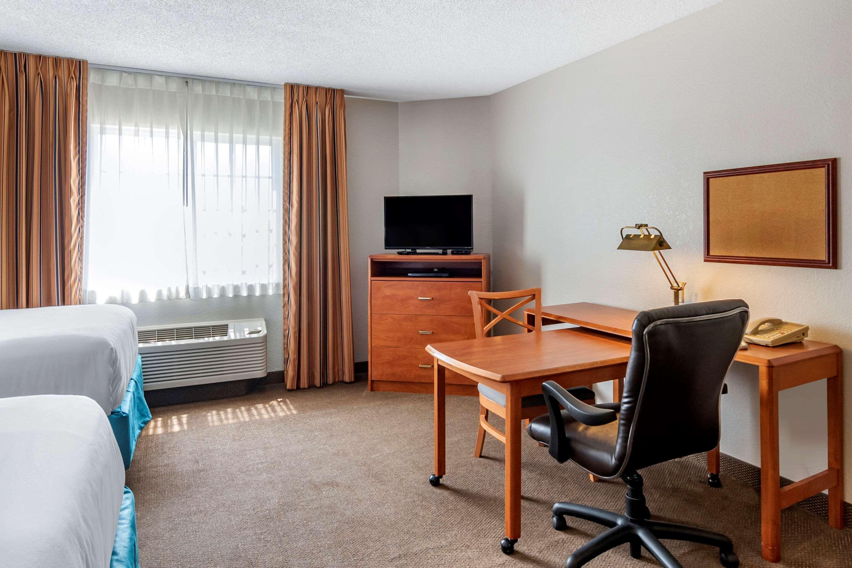 Mainstay Suites אמפוריה מראה חיצוני תמונה