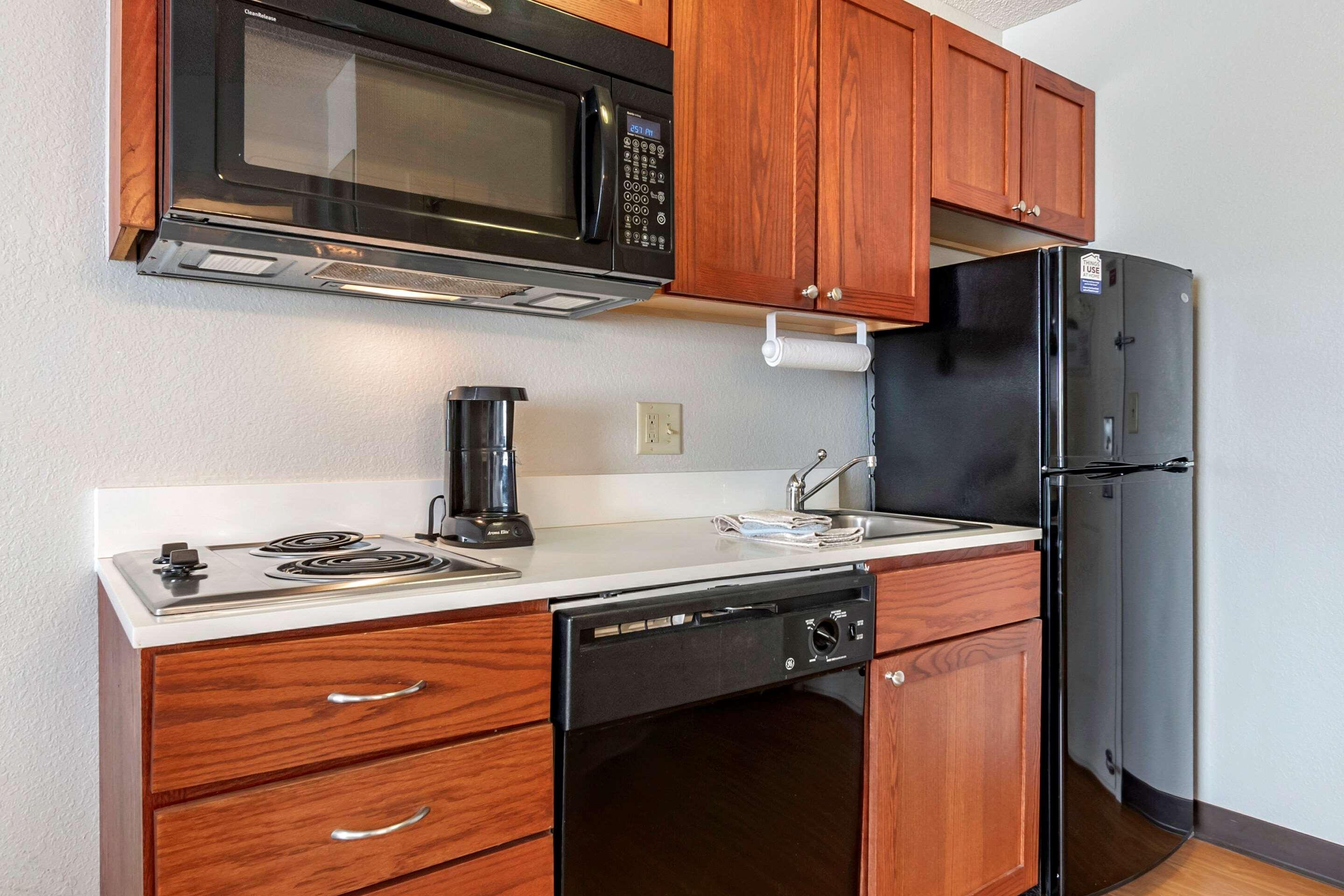 Mainstay Suites אמפוריה מראה חיצוני תמונה
