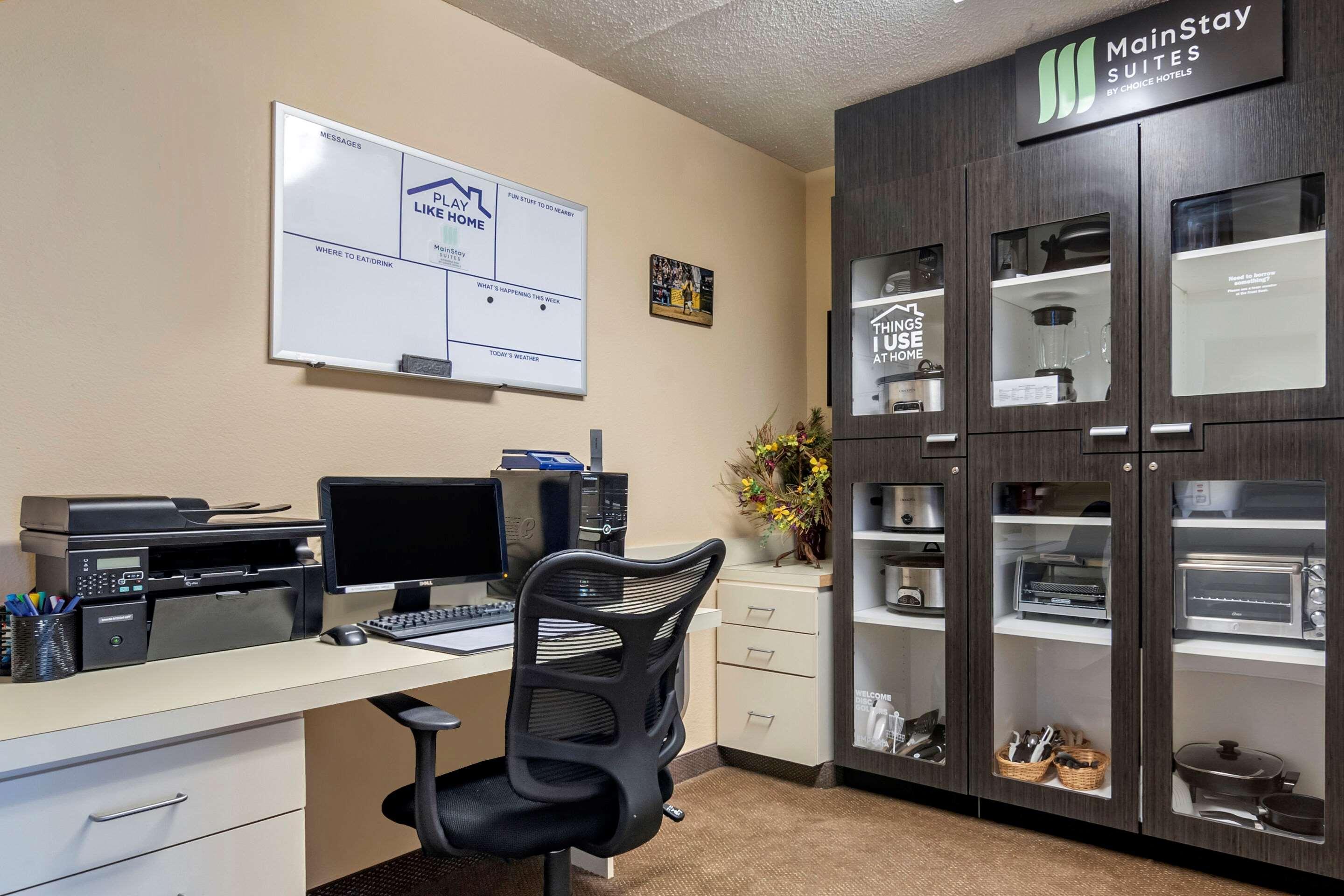 Mainstay Suites אמפוריה מראה חיצוני תמונה