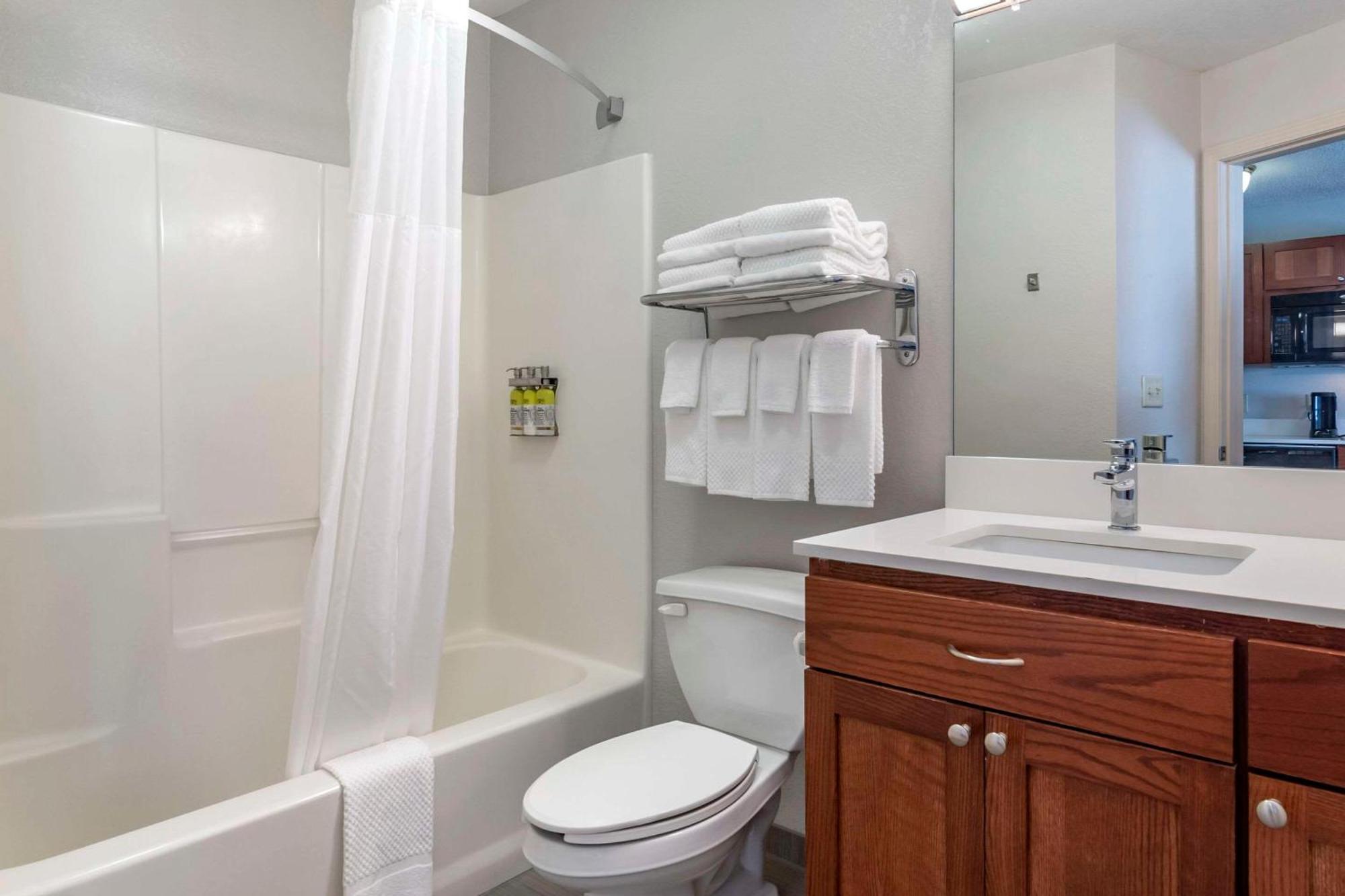 Mainstay Suites אמפוריה מראה חיצוני תמונה