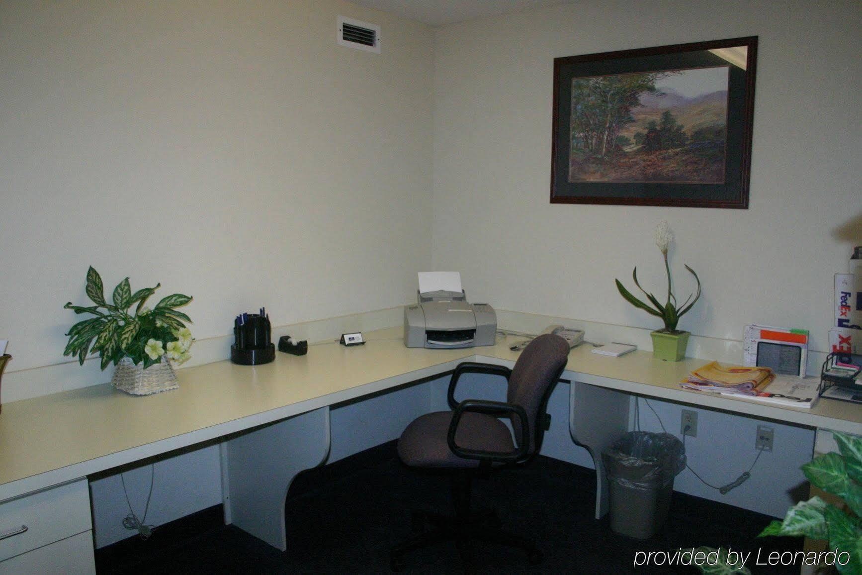 Mainstay Suites אמפוריה מראה חיצוני תמונה
