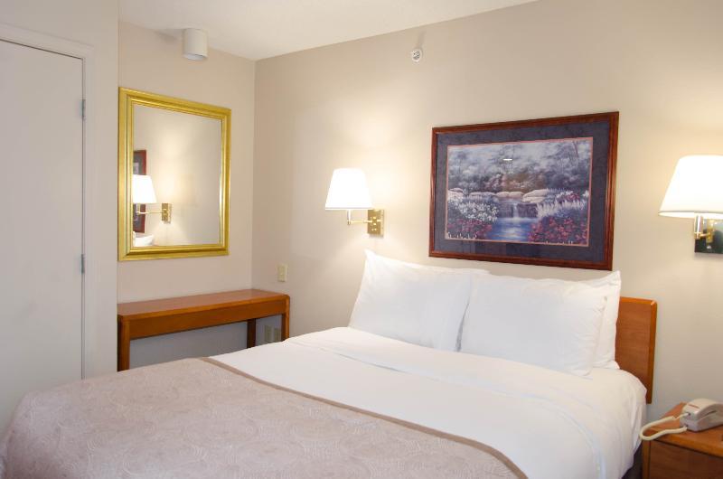 Mainstay Suites אמפוריה מראה חיצוני תמונה